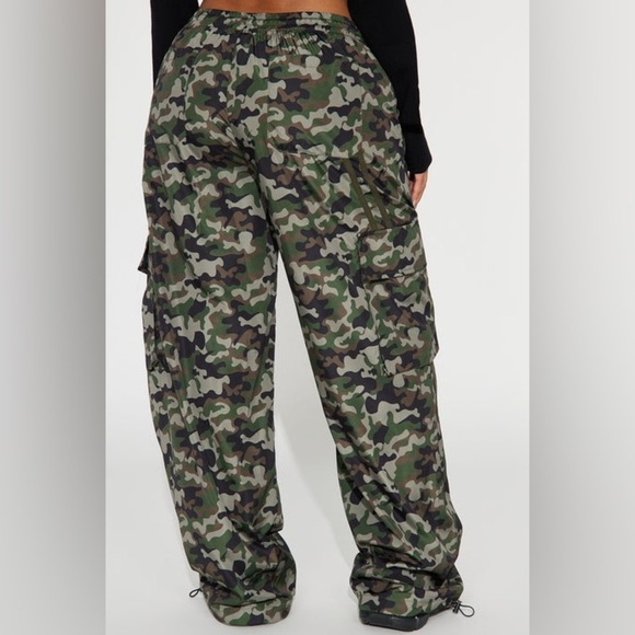 🆕 FASHION NOVA Obey The Rules Camo Windbreaker Jogger - Olive/combo medium nwt - Picture 3 of 5
